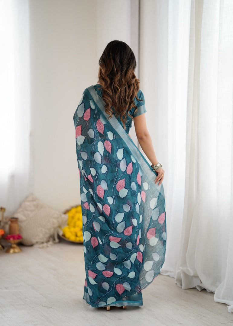 Refreshing Morpich Lilan Patta Printed Saree with Matching Blouse