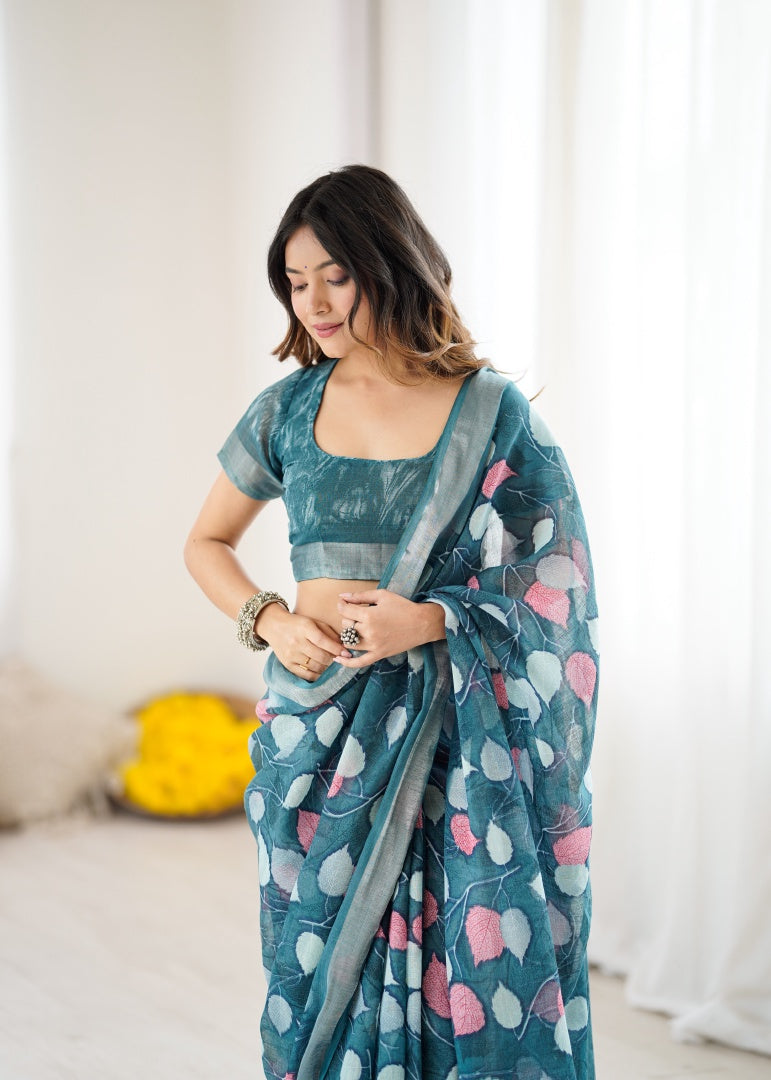Refreshing Morpich Lilan Patta Printed Saree with Matching Blouse